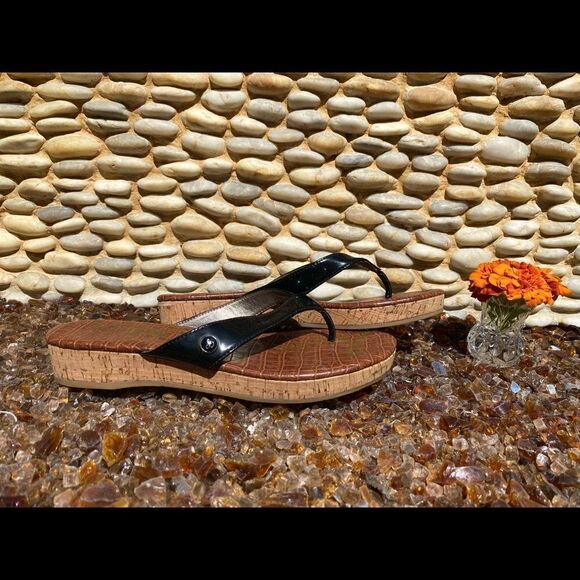 🩴Sam Edelman Tanya Faux Patent Leather Cork Wedge Flip Flops Black 7.5M ECU - Picture 6 of 8
